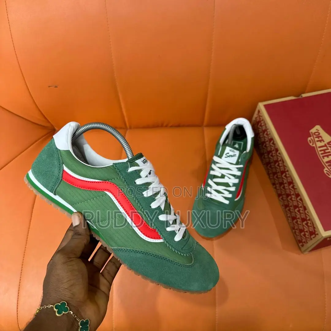 Vans Super Lowpro Sneakers/ Buy One, Get a Free Sock