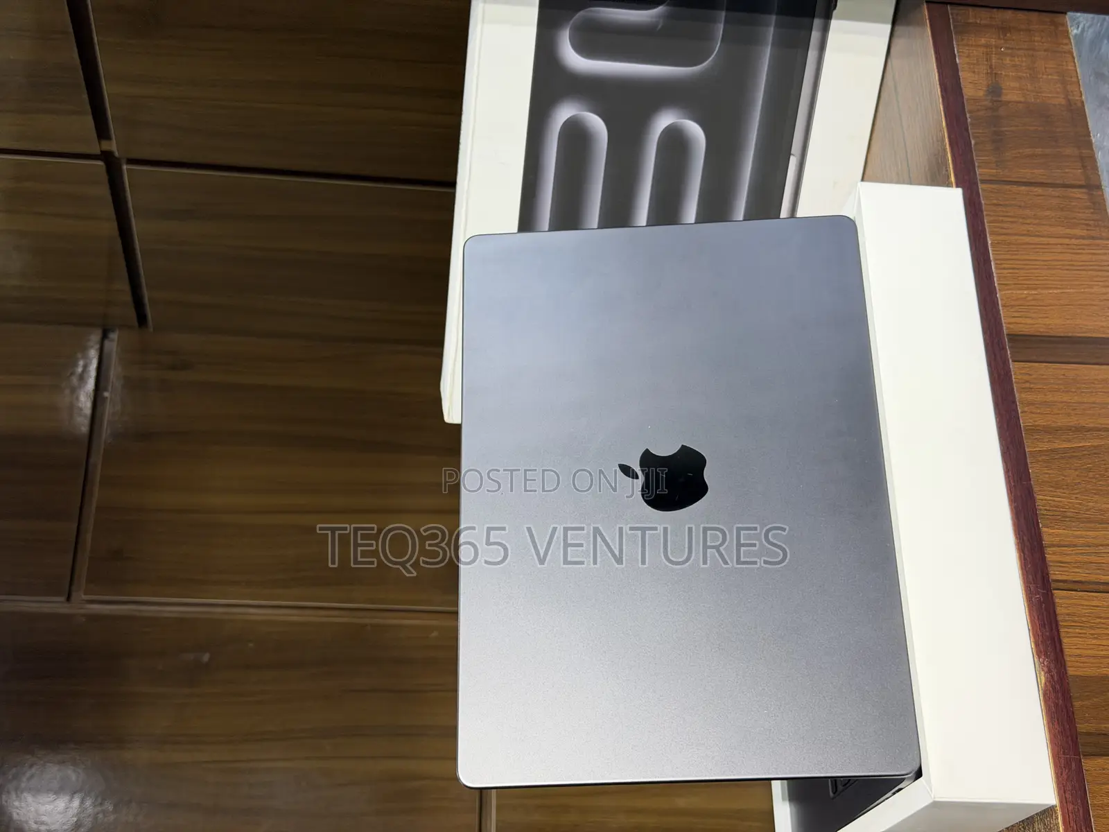 Laptop Apple MacBook Pro 2025 M5 14-inch 16GB Apple M5 SSD 1T