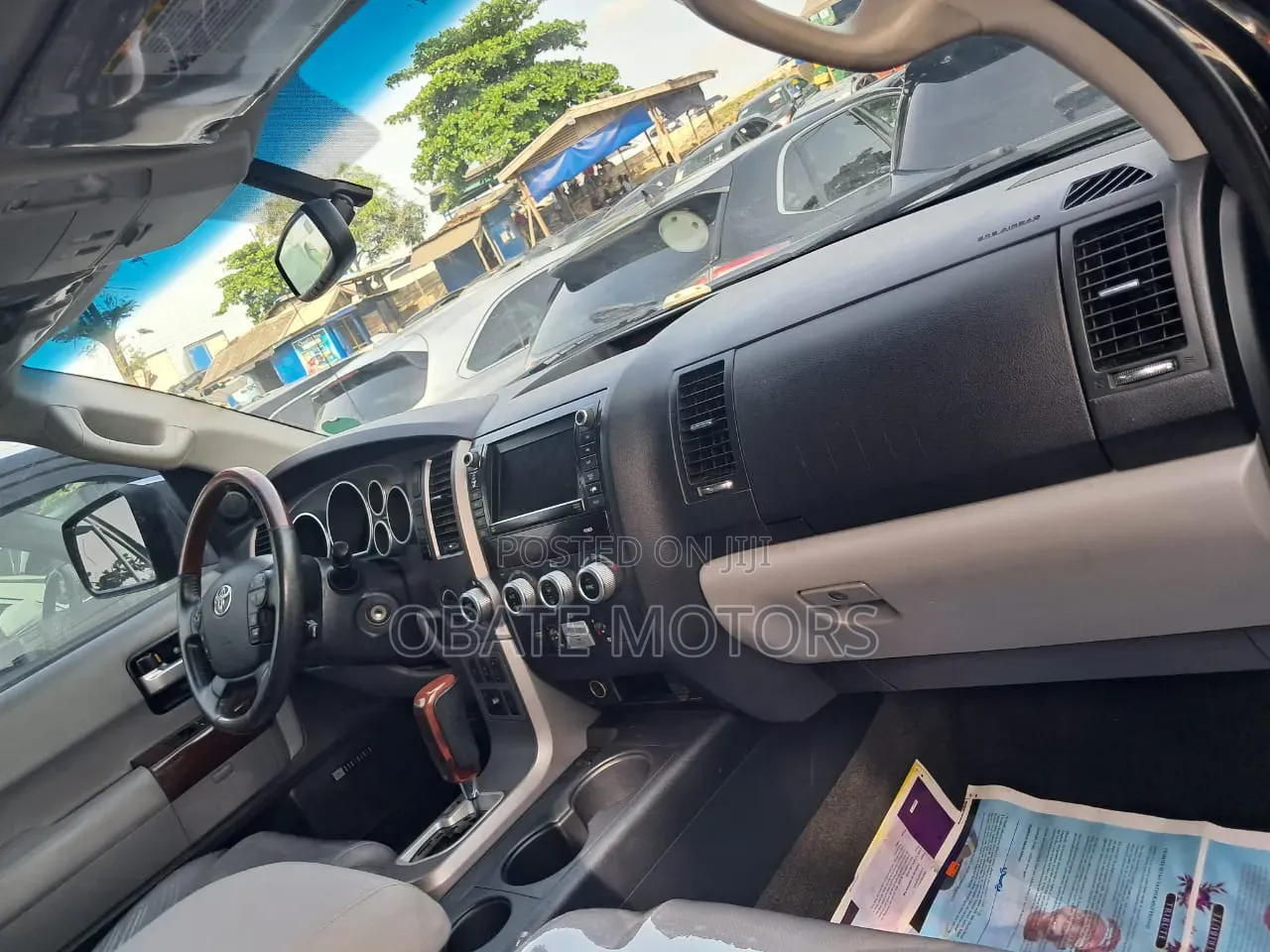 Toyota Sequoia Platinum 4dr SUV (5.7L 8cyl 6A) 2015 Black