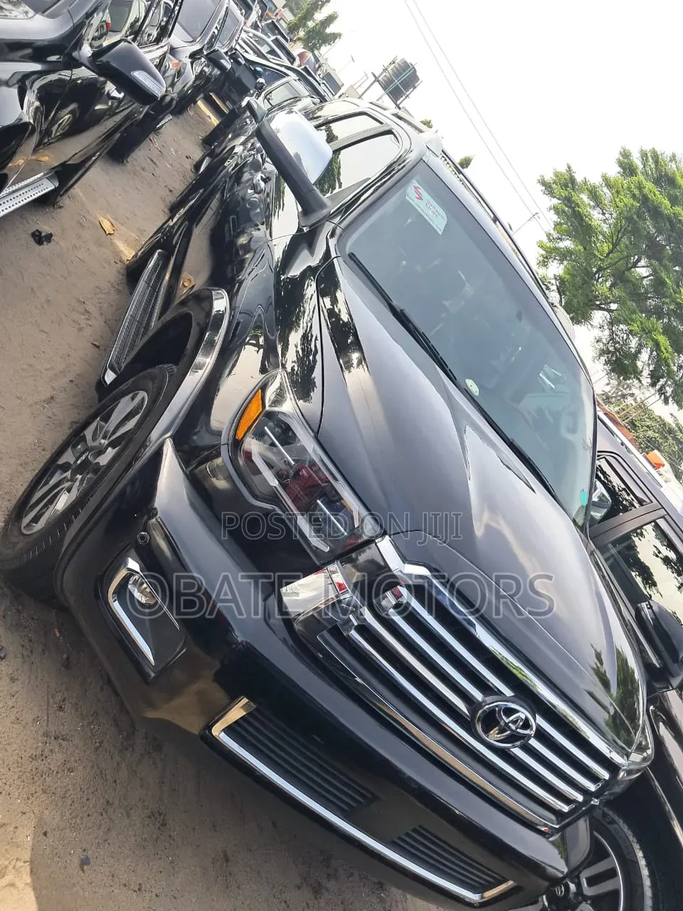 Toyota Sequoia Platinum 4dr SUV (5.7L 8cyl 6A) 2015 Black