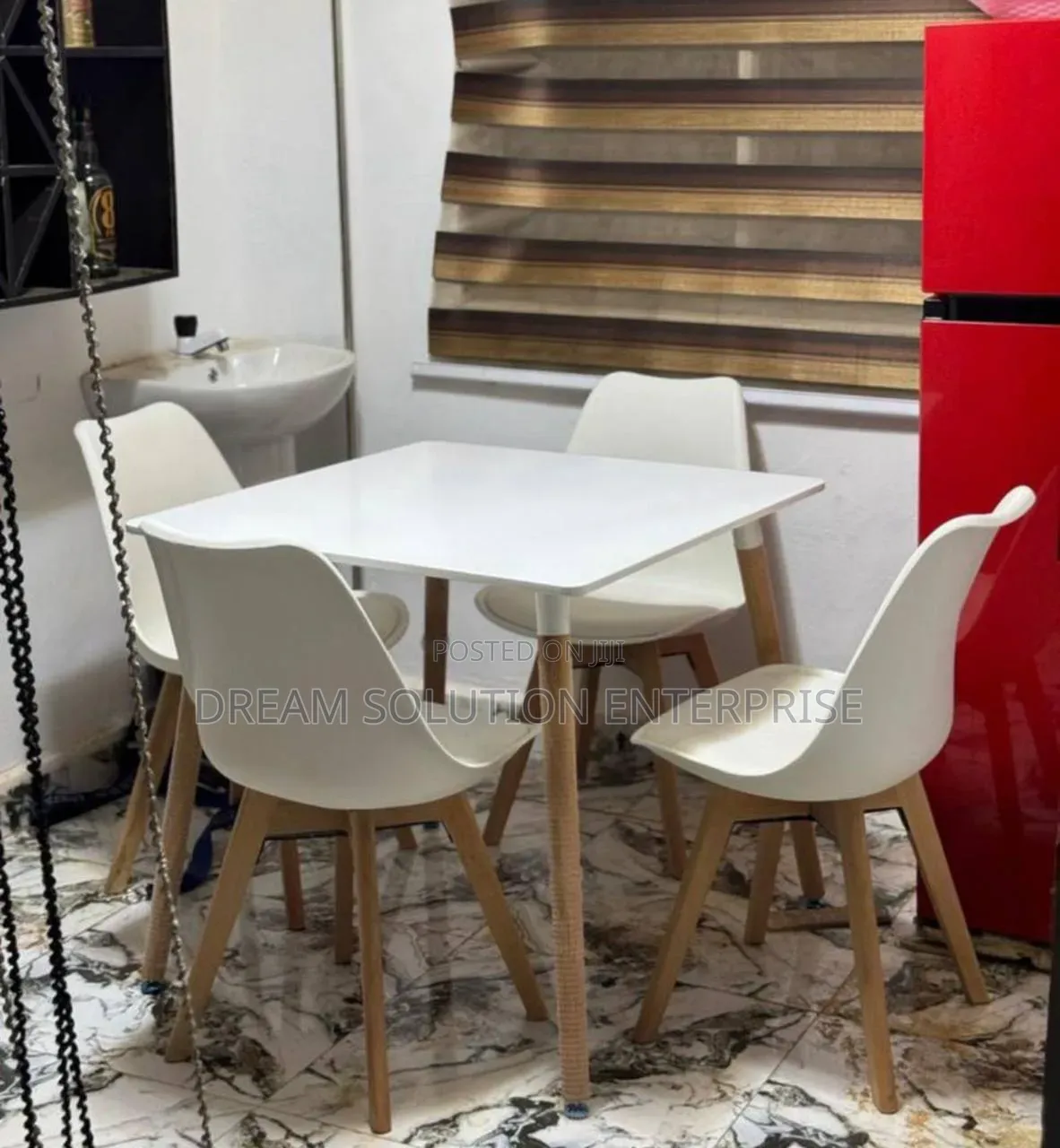 Square Dinning Table With Chairs