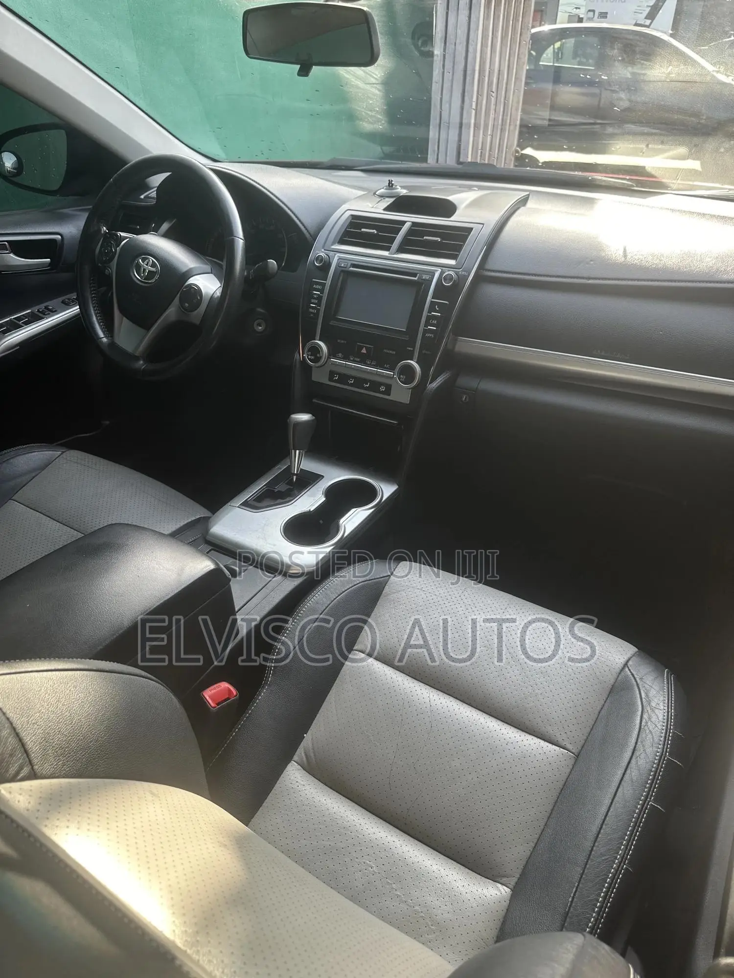 Toyota Camry SE 4dr Sedan (2.5L 4cyl 6A) 2013 Red