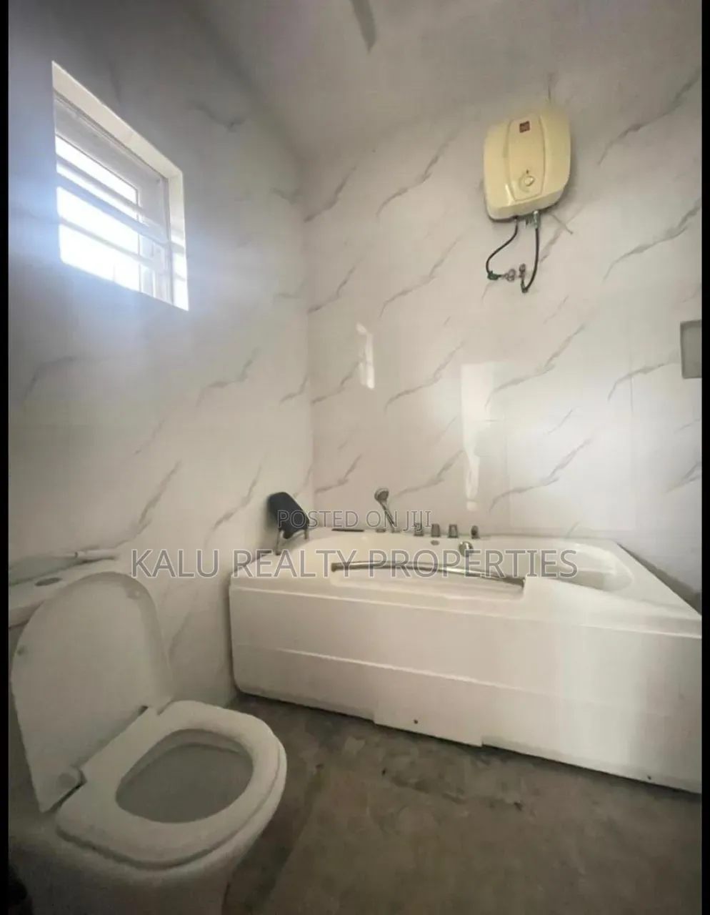 5bdrm Duplex in Osapa London for sale