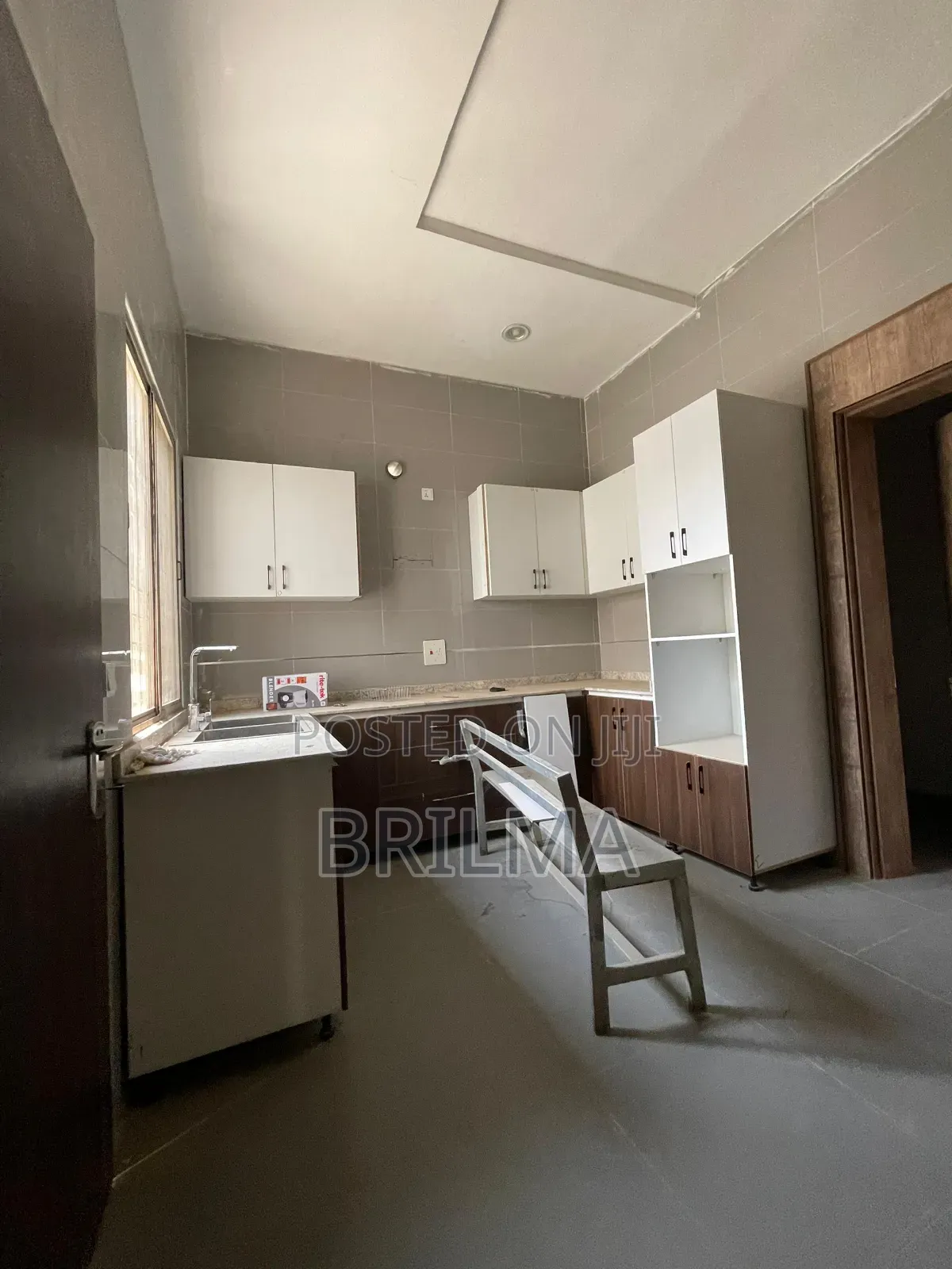 5bdrm Duplex in Jahi for sale
