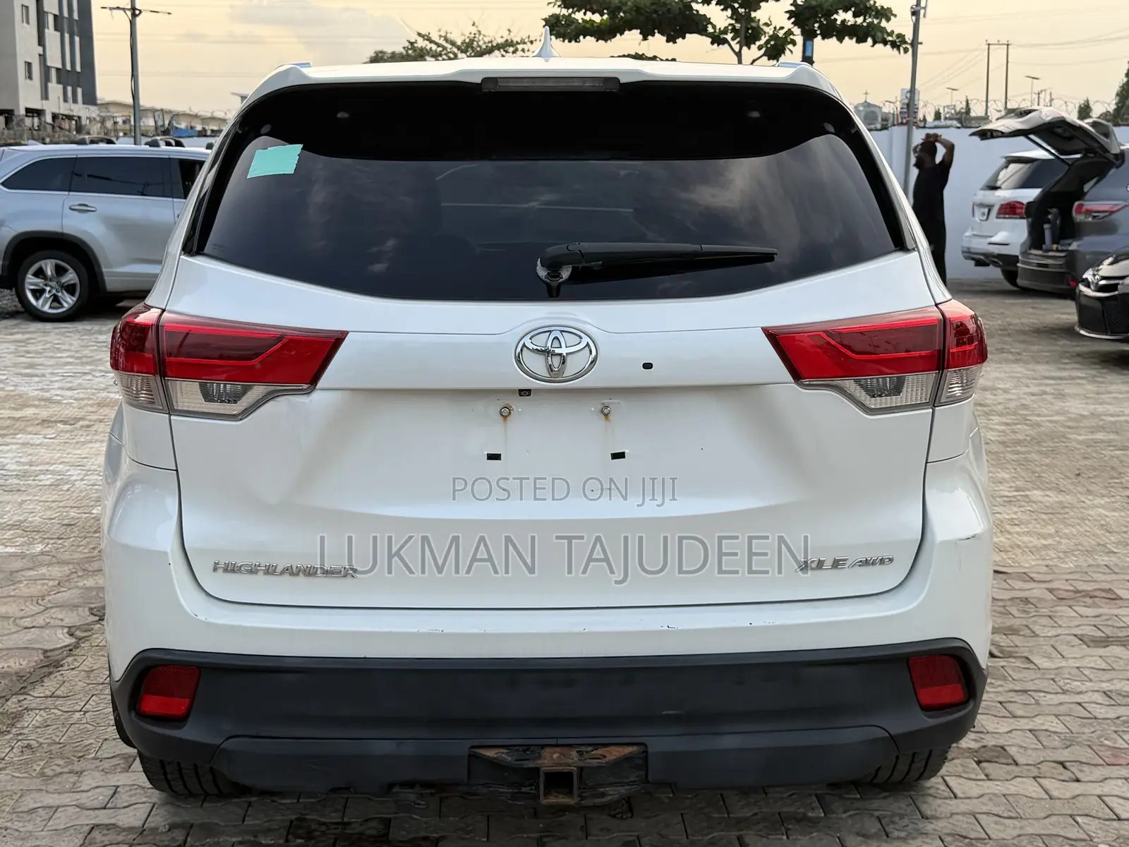Toyota Highlander XLE 4dr SUV AWD (3.5L 6cyl 6A) 2014 White