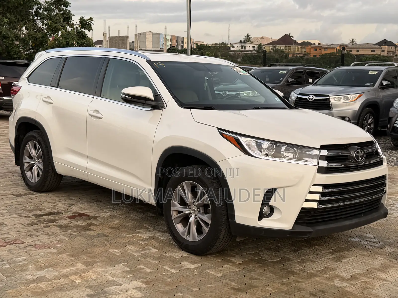 Toyota Highlander XLE 4dr SUV AWD (3.5L 6cyl 6A) 2014 White