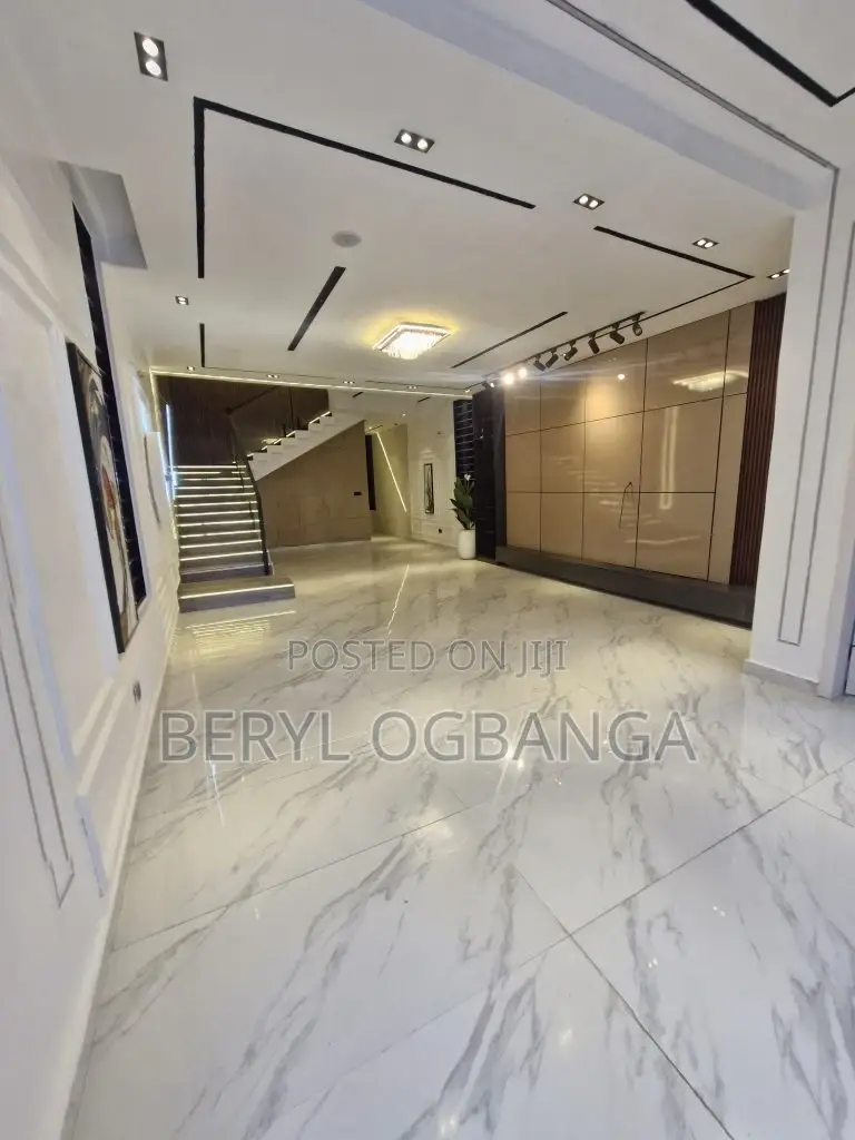 5bdrm House in Ado / Ajah for sale