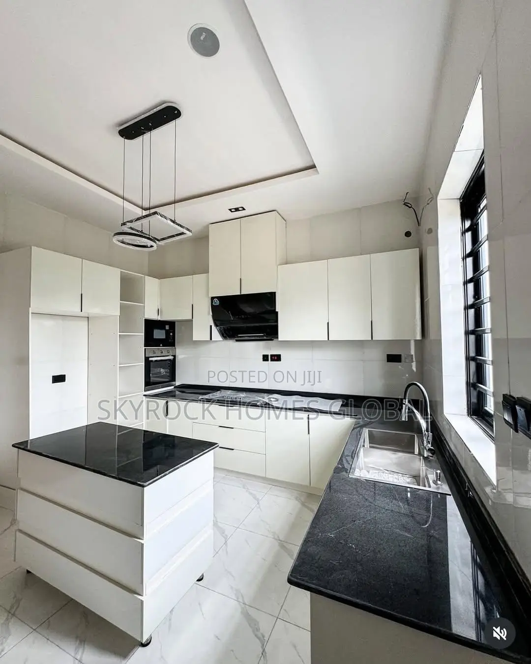 4bdrm Duplex in Chevron for rent