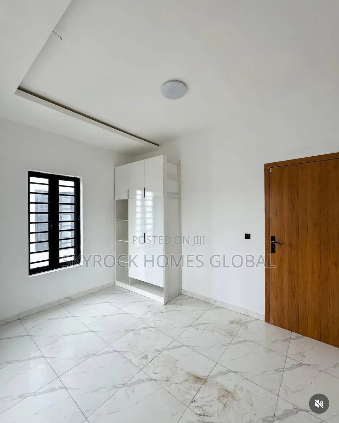 4bdrm Duplex in Chevron for rent