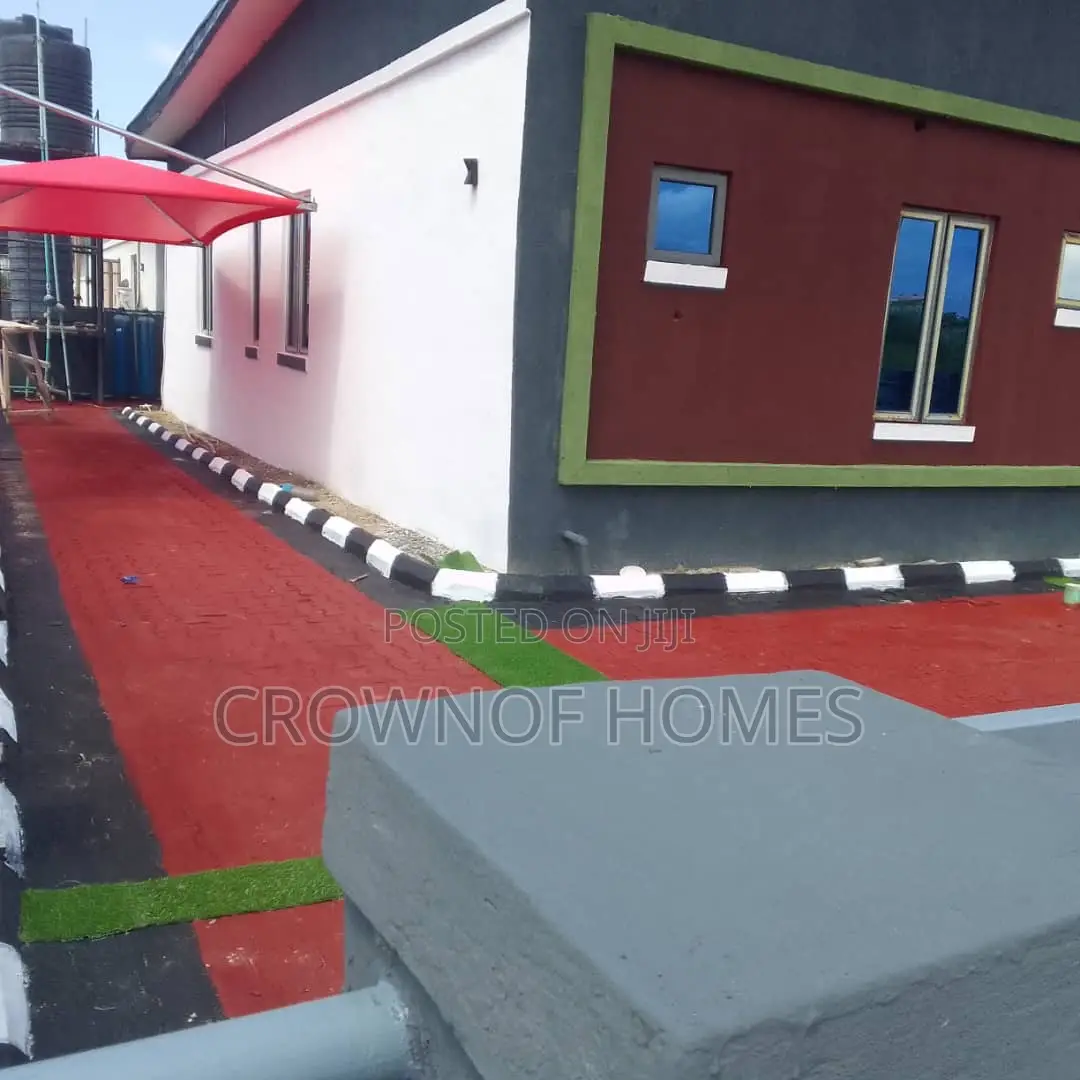 3bdrm Bungalow in Olokonla for sale