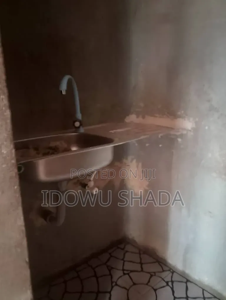 Mini Flat in Iju-Ishaga for rent