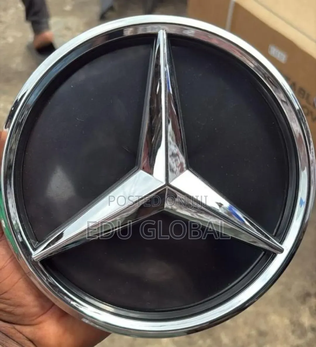 Front Grill Logo Gle350 2017