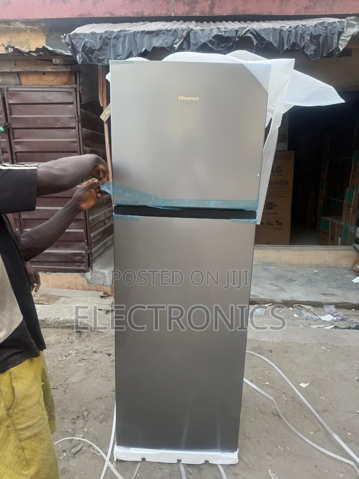 Hisense Top Freezer Refrigerator 295l (306dr)