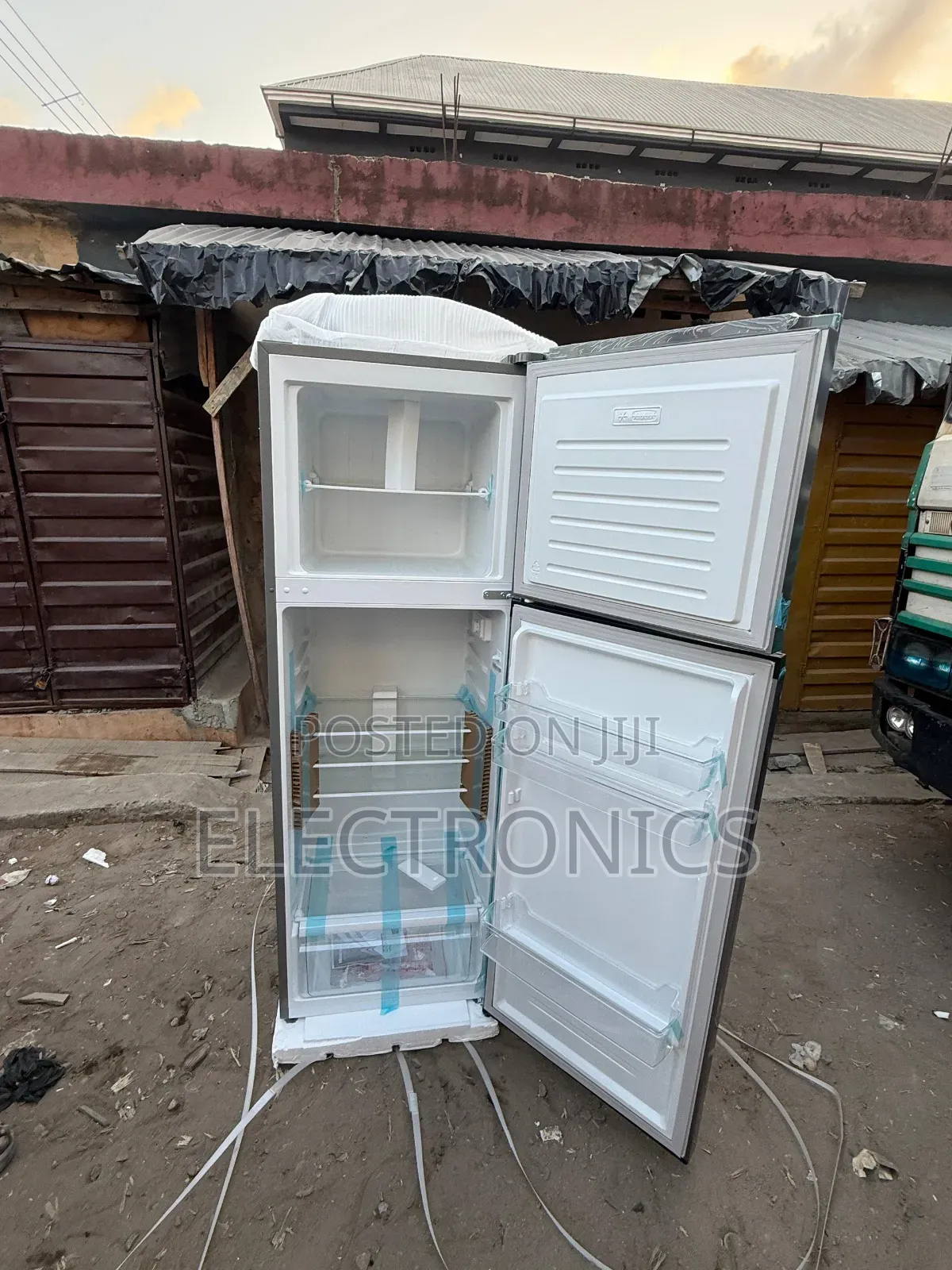 Hisense Top Freezer Refrigerator 295l (306dr)
