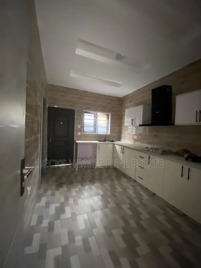 Furnished 4bdrm Duplex in Magodo Phase 1 for rent