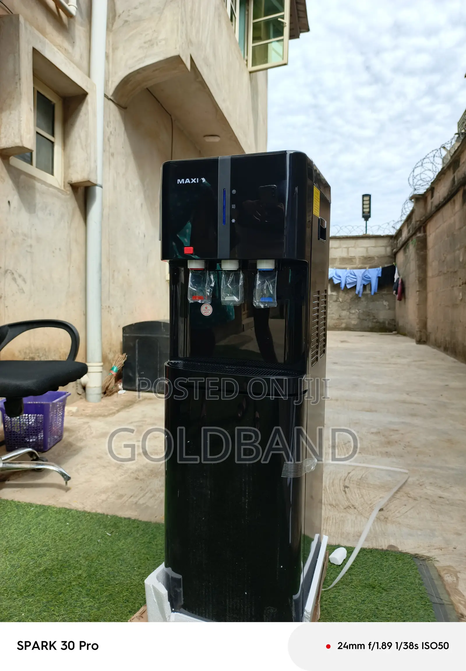 Maxi Yl2382s-B Floor Standing Dispenser