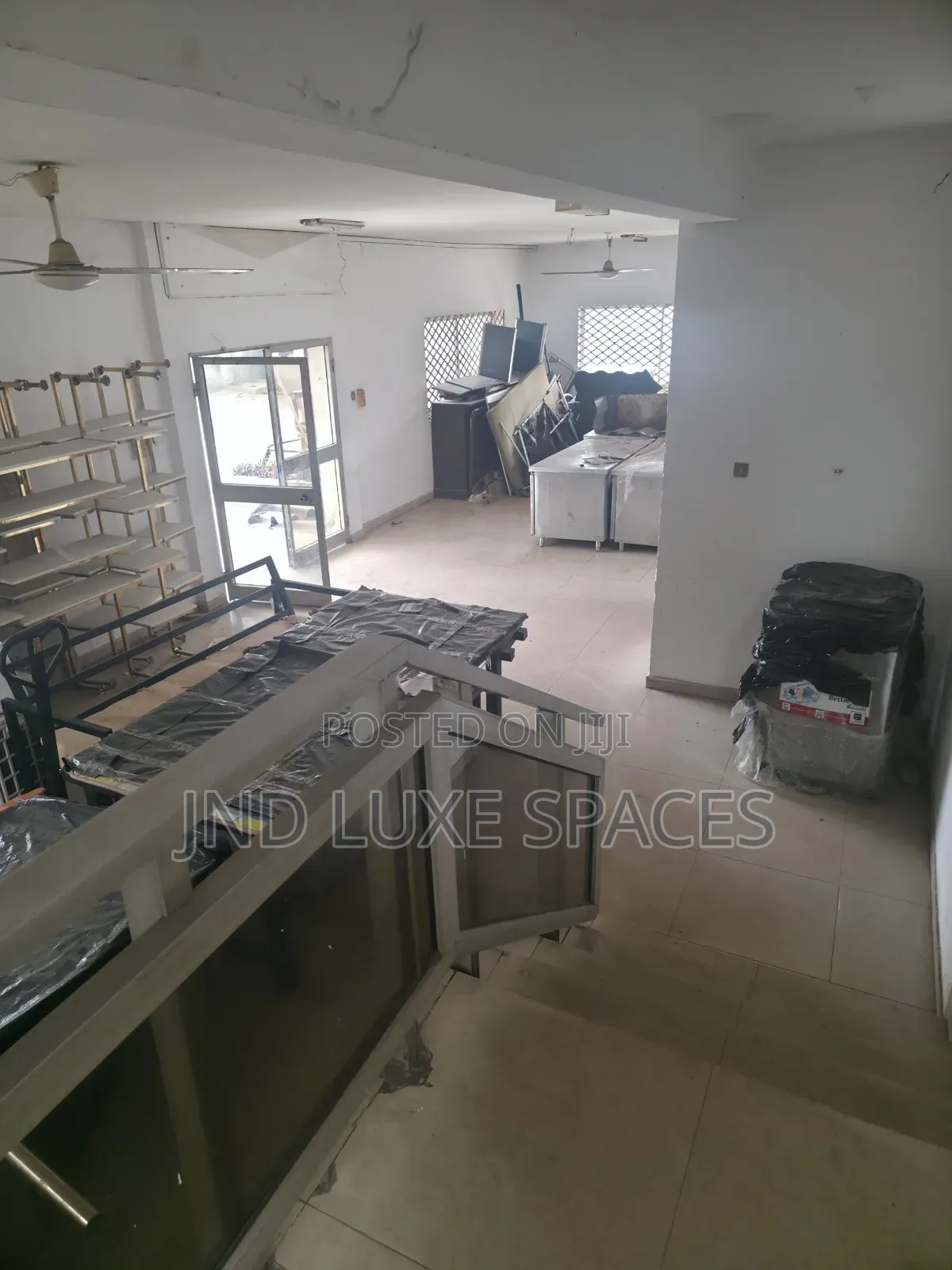 3floors Office Building Measuring 1000 Sqm2 Space for Letting