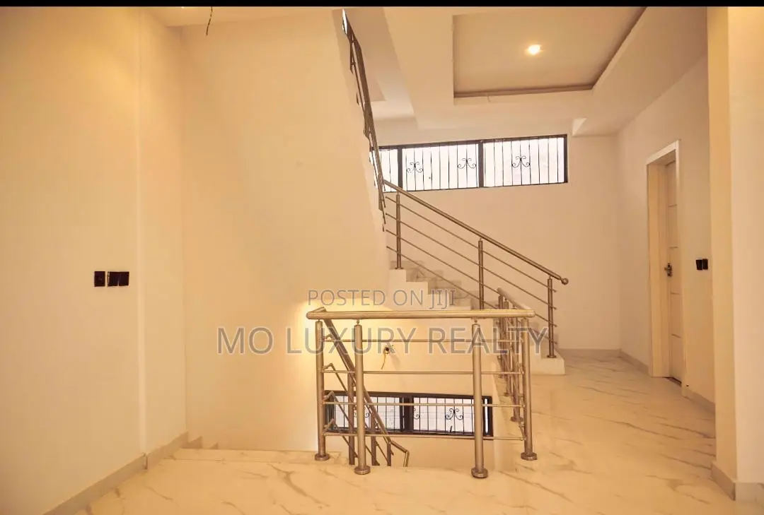 4bdrm Townhouse / Terrace in Victoria Island for rent