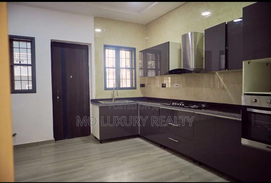 4bdrm Townhouse / Terrace in Victoria Island for rent