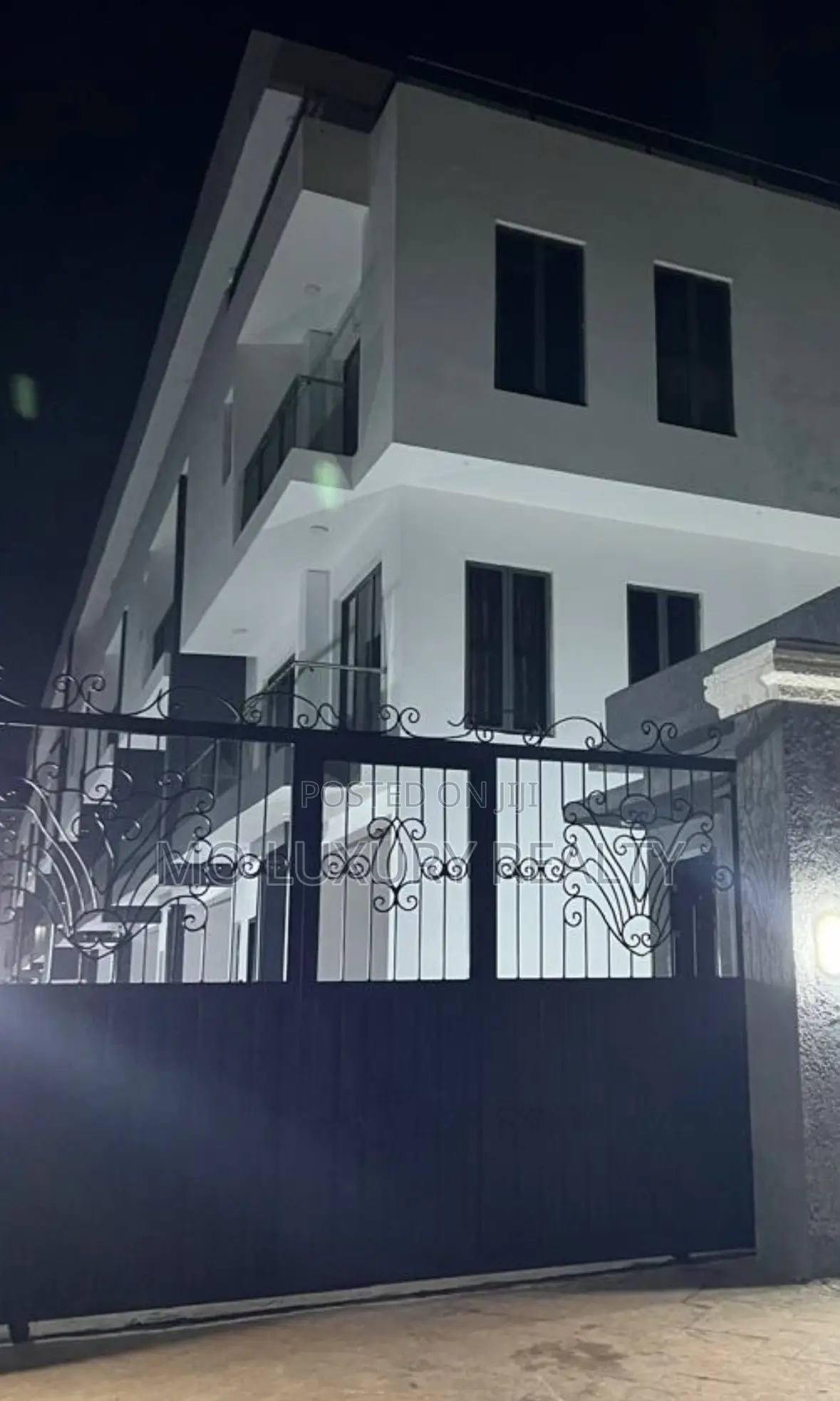 4bdrm Townhouse / Terrace in Victoria Island for rent
