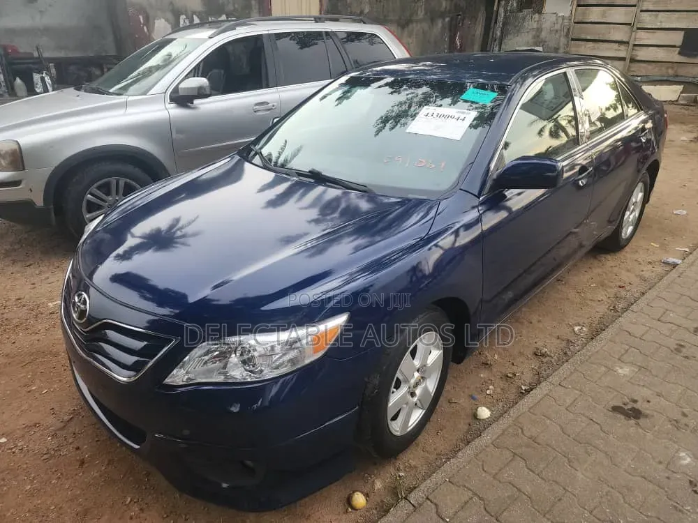 Toyota Camry SE 4dr Sedan (2.5L 4cyl 6A) 2011 Blue