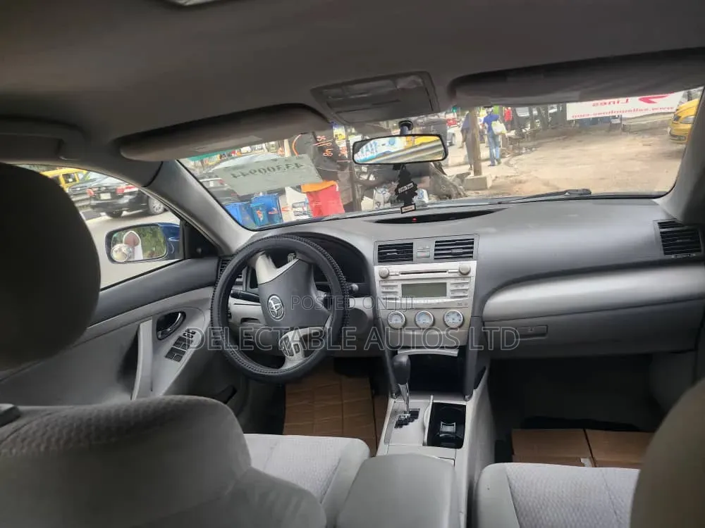 Toyota Camry SE 4dr Sedan (2.5L 4cyl 6A) 2011 Blue