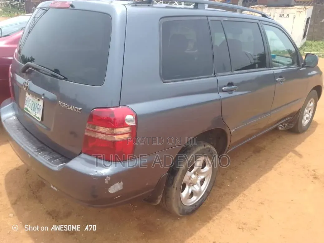 Toyota Highlander 2004 Gray