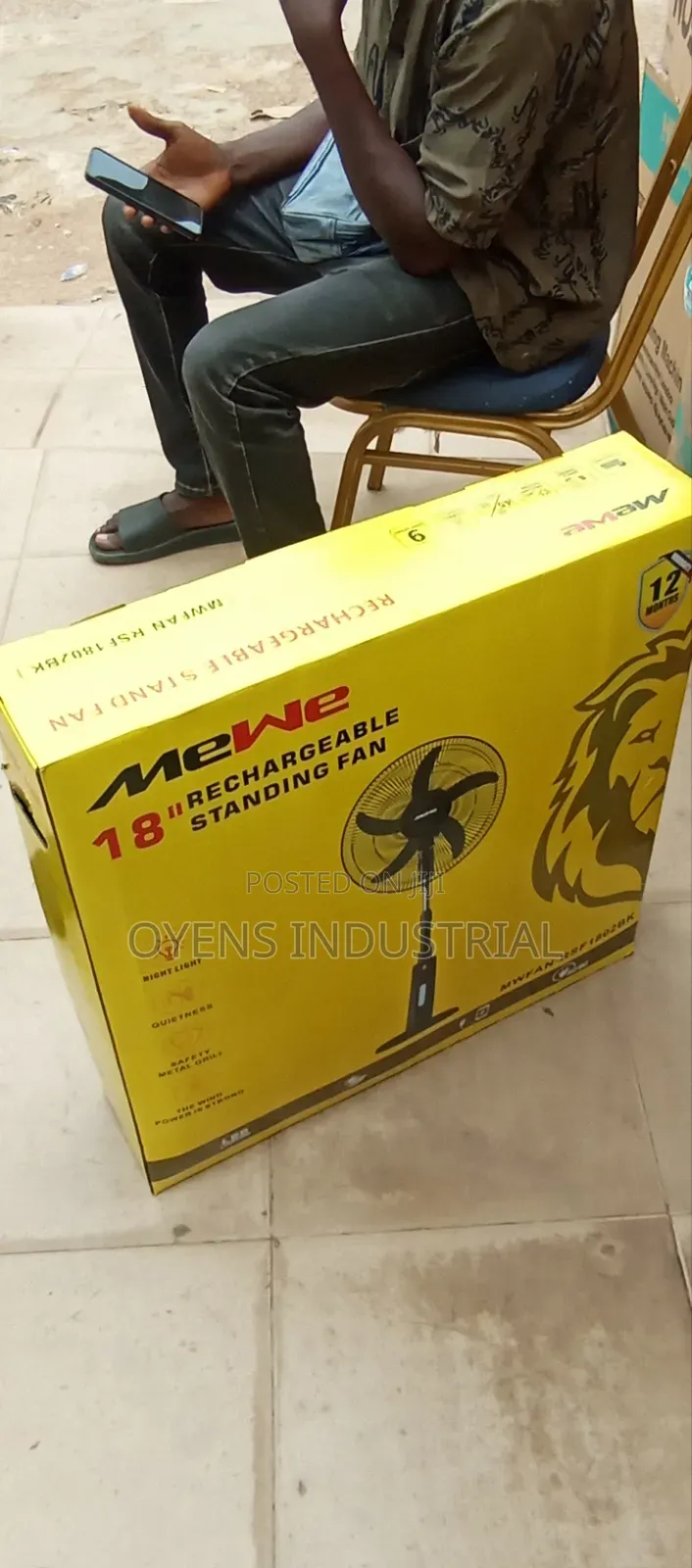 Mewe Rechargeable Fan 18 Inches With Solar Panel
