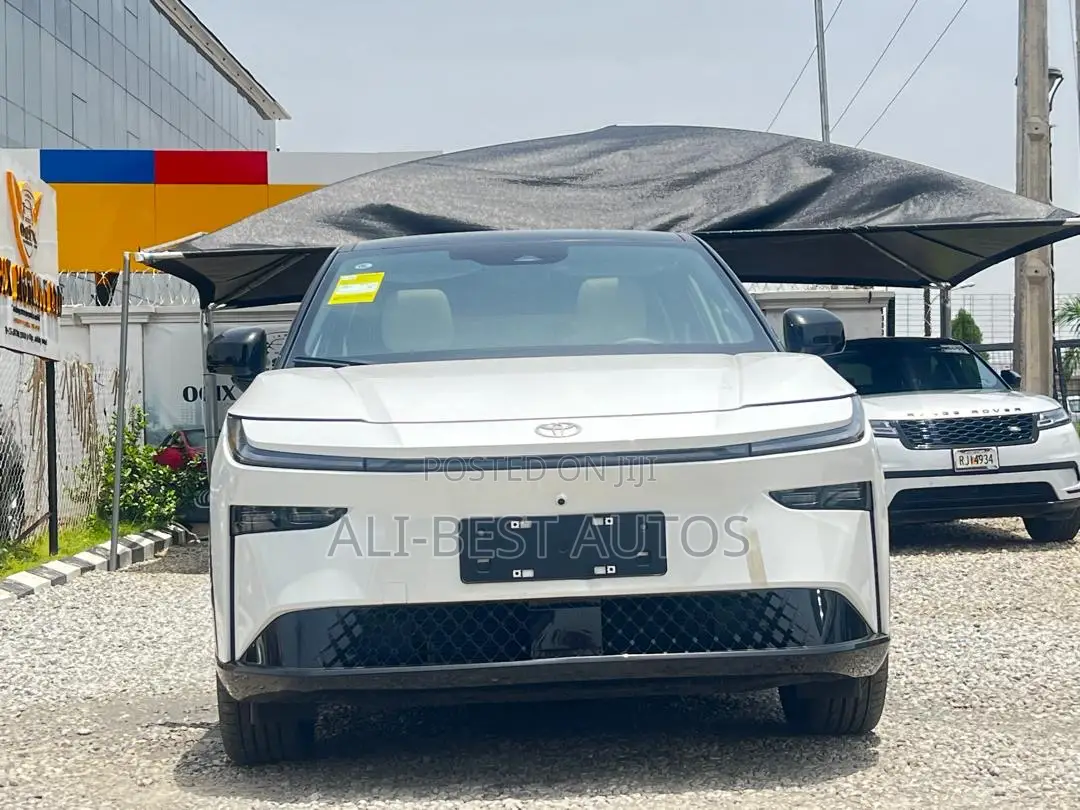 Toyota bZ3 2025 White
