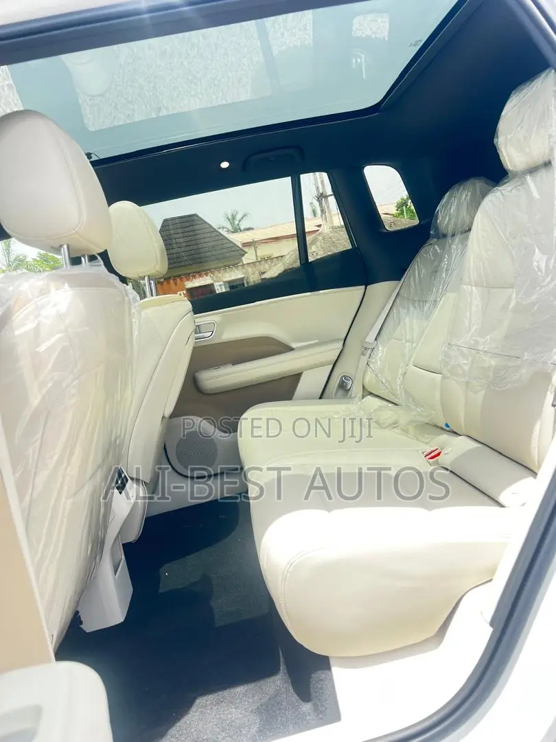 Toyota bZ3 2025 White