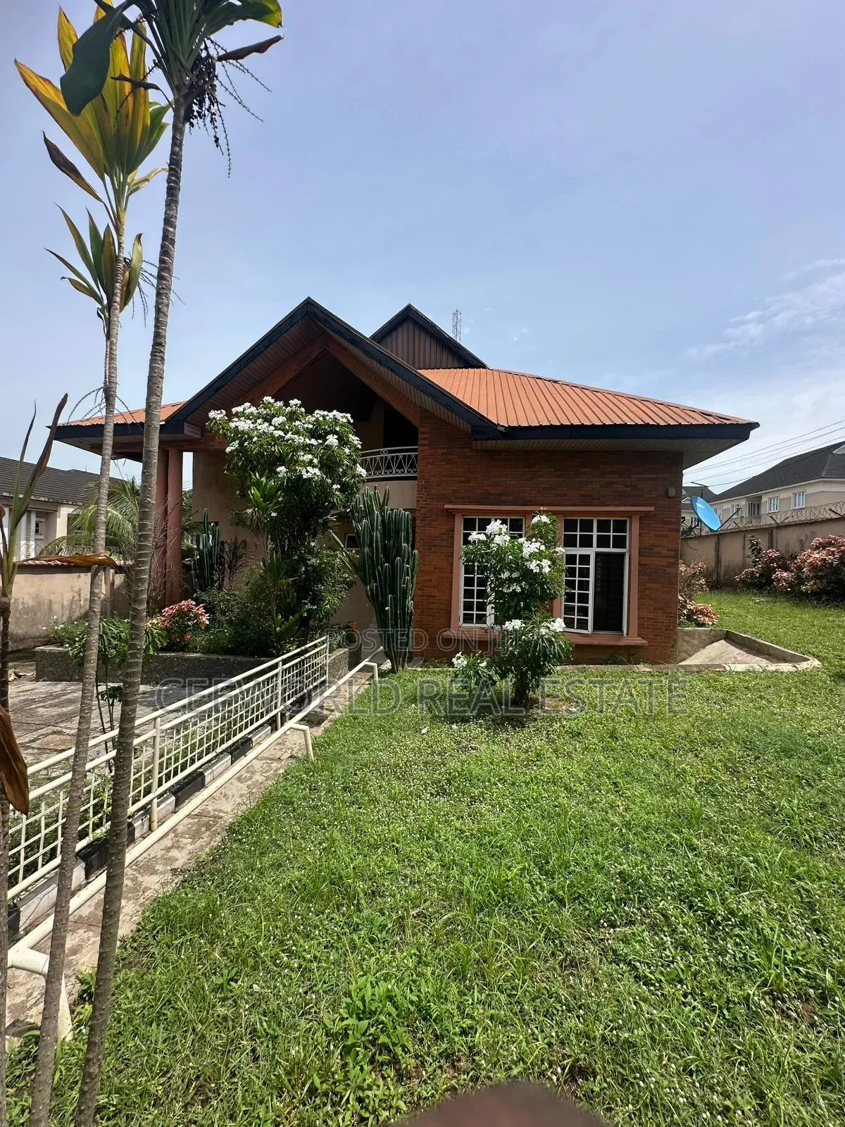 6bdrm Duplex in Agodi Gra for rent
