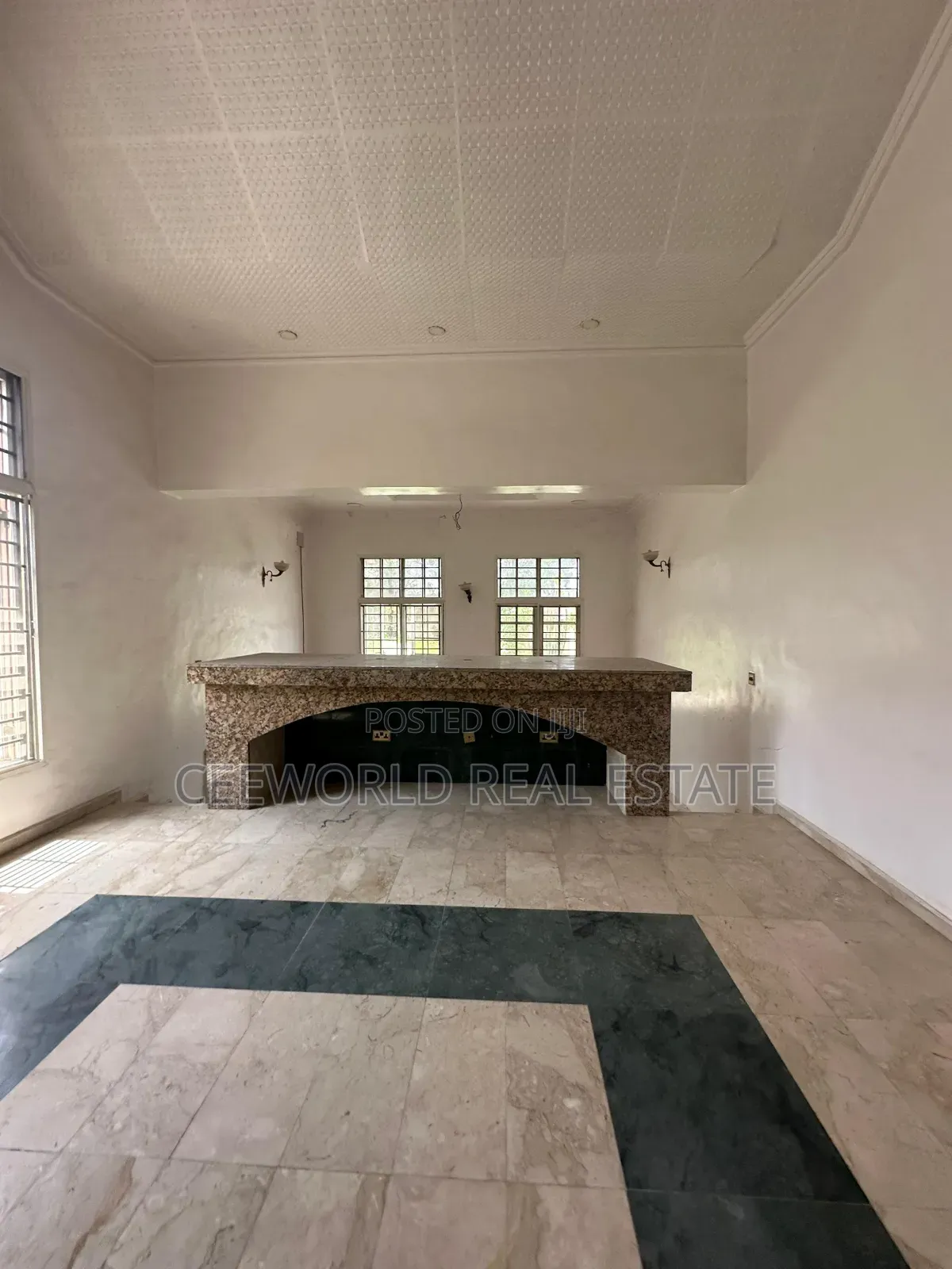 6bdrm Duplex in Agodi Gra for rent