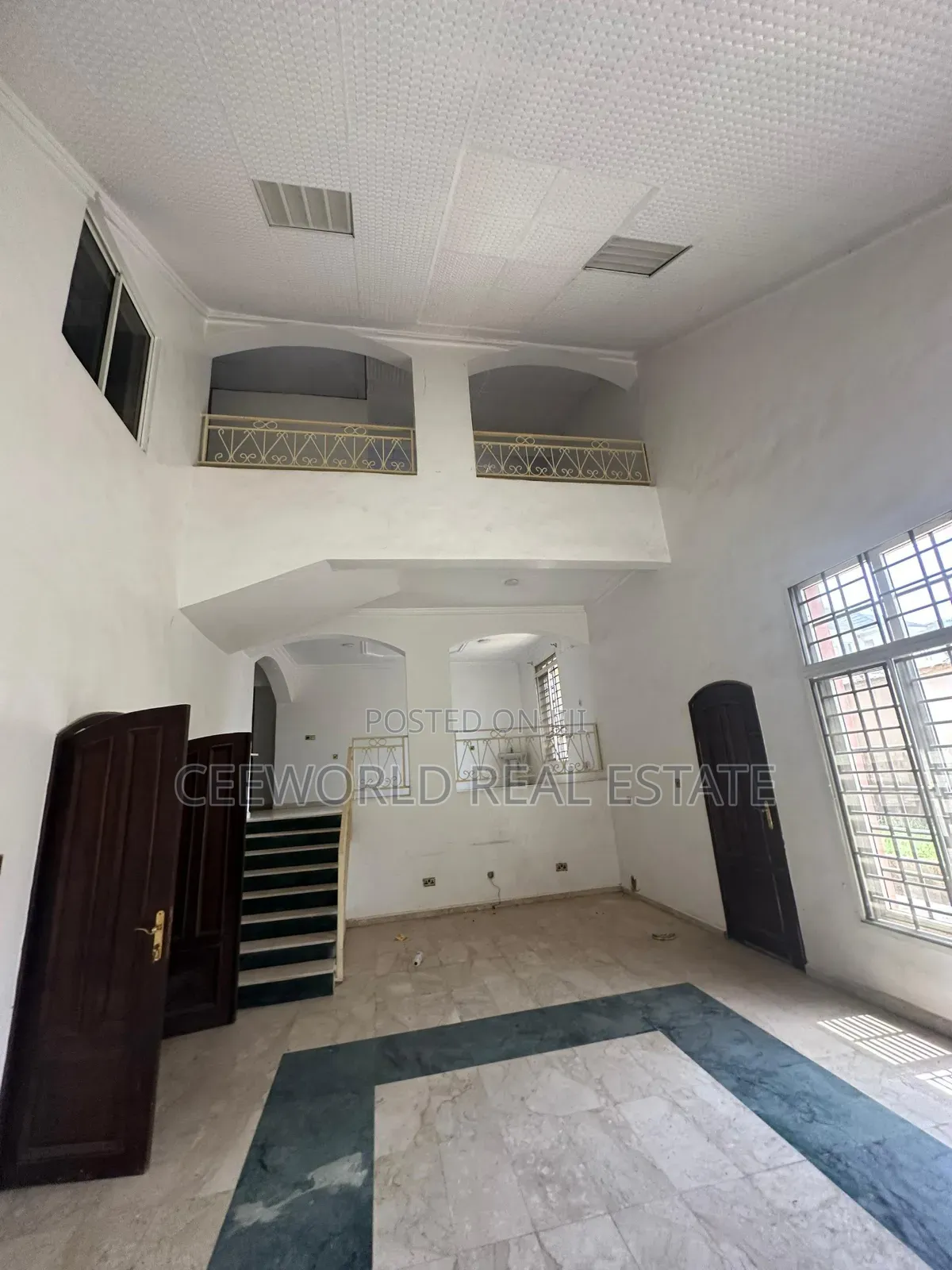 6bdrm Duplex in Agodi Gra for rent