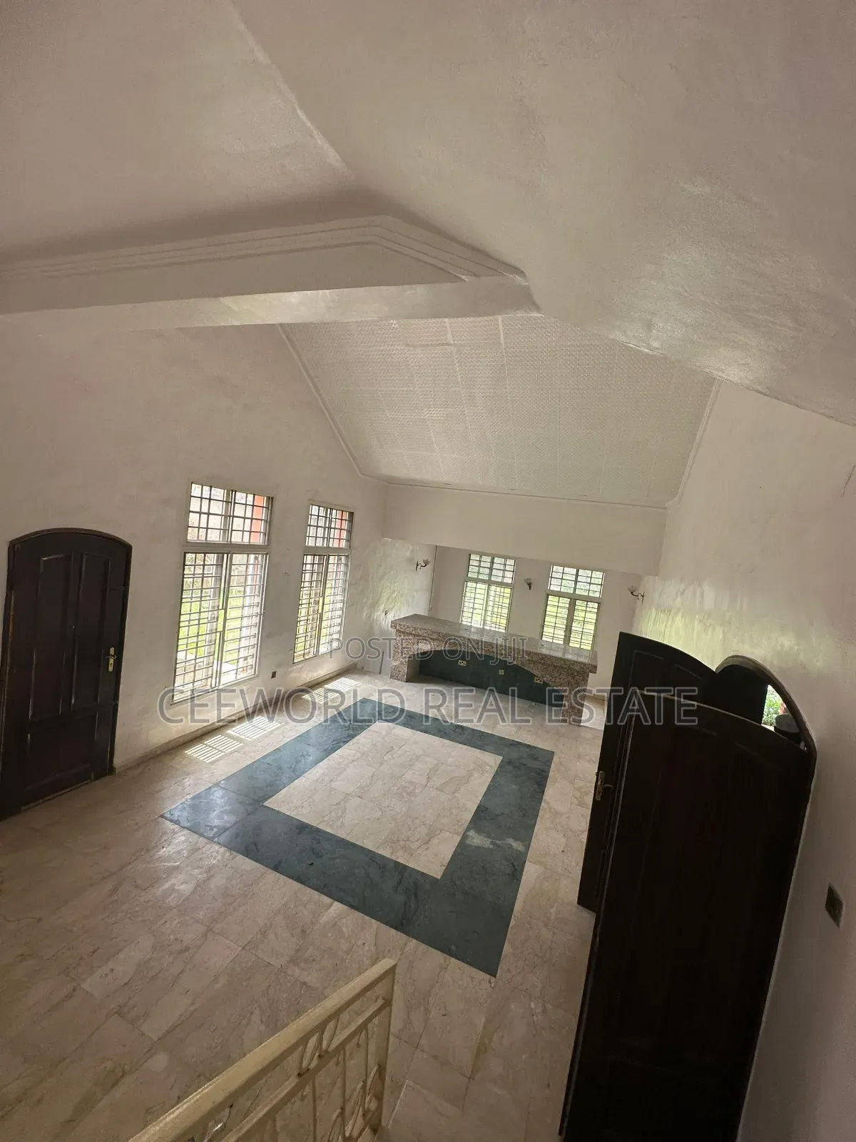 6bdrm Duplex in Agodi Gra for rent