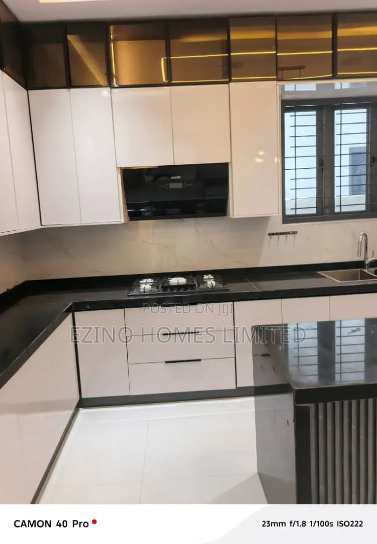 5bdrm Duplex in Mini Estate, Lekki Phase 1 for sale