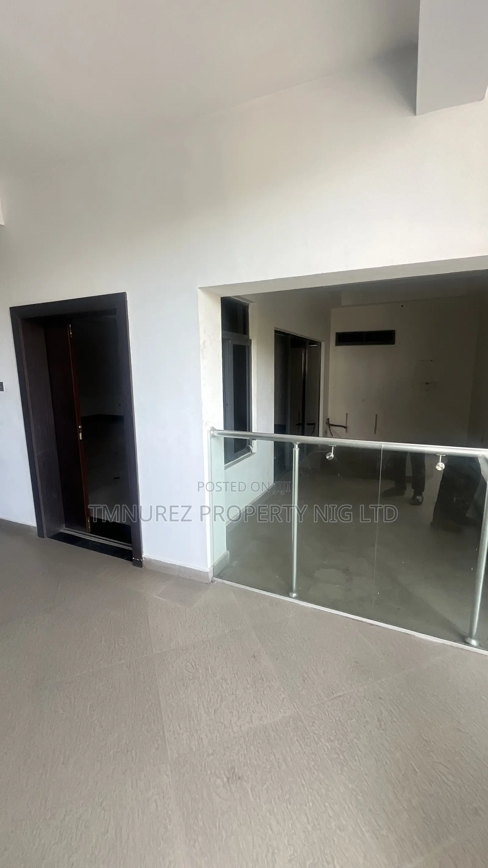 3bdrm Apartment in Off Admiralty, Lekki Phase 1 for rent
