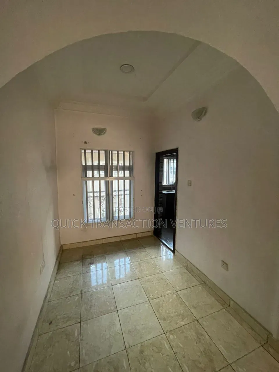 2bdrm Block of Flats in Bucknor for rent