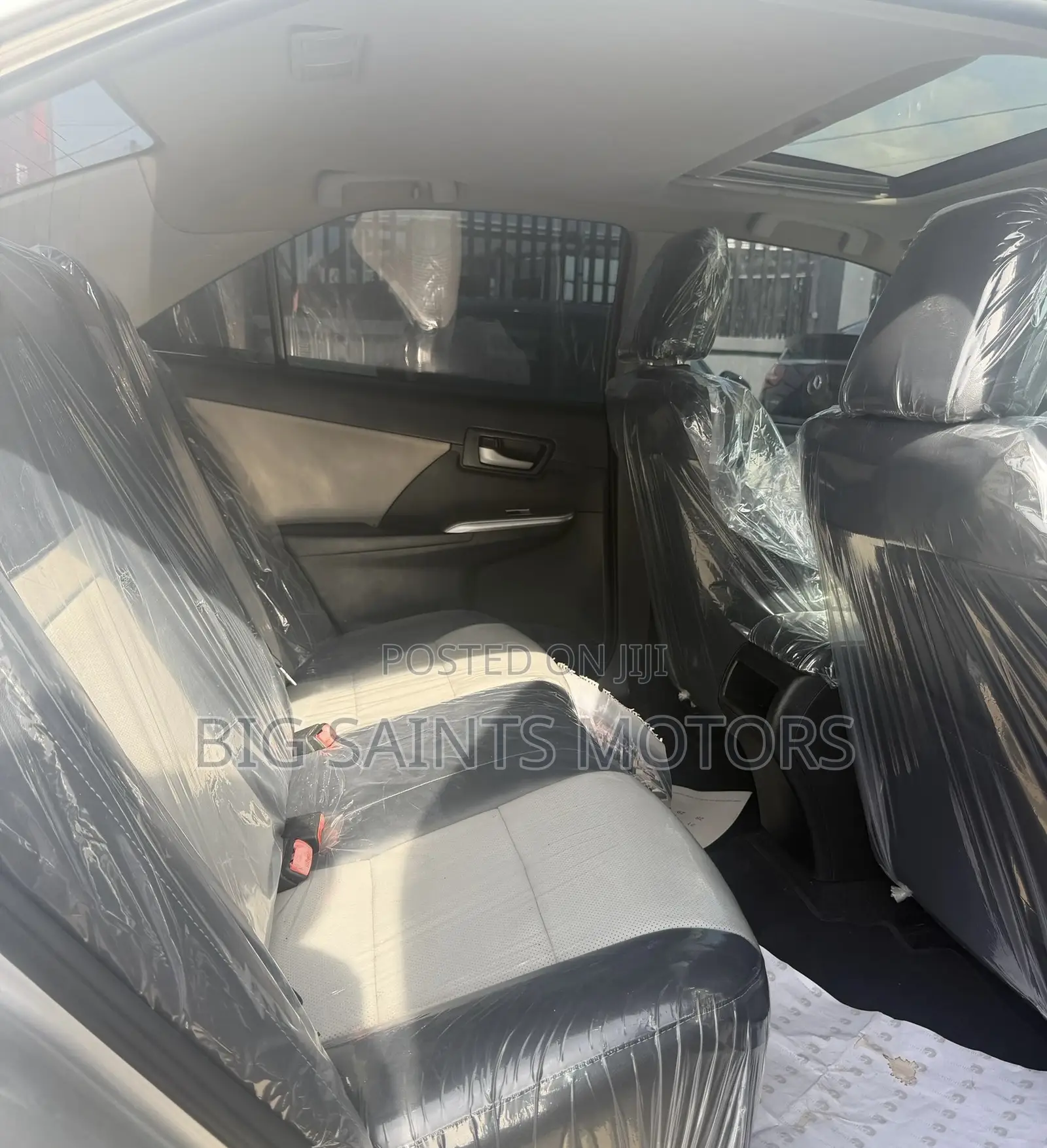 Toyota Camry SE 4dr Sedan (2.5L 4cyl 6A) 2013 Silver