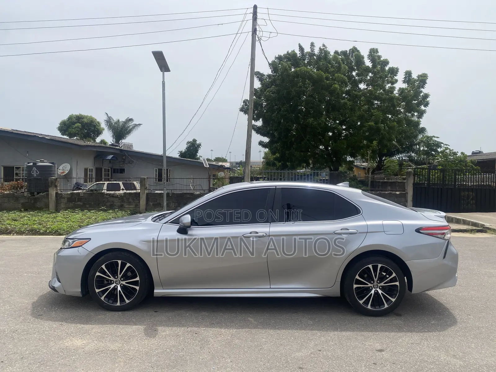 Toyota Camry SE (2.5L 4cyl 8A) 2019 Silver