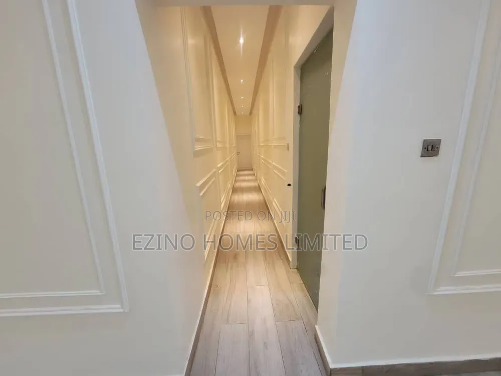 3bdrm Apartment in MacPherson for sale