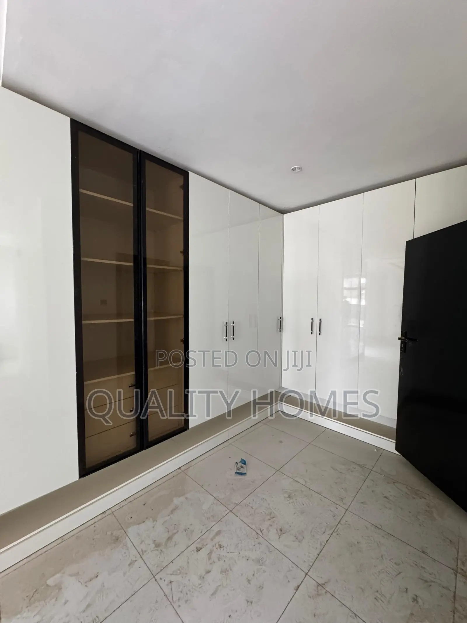 Furnished 20bdrm Duplex in Idu Industrial for sale