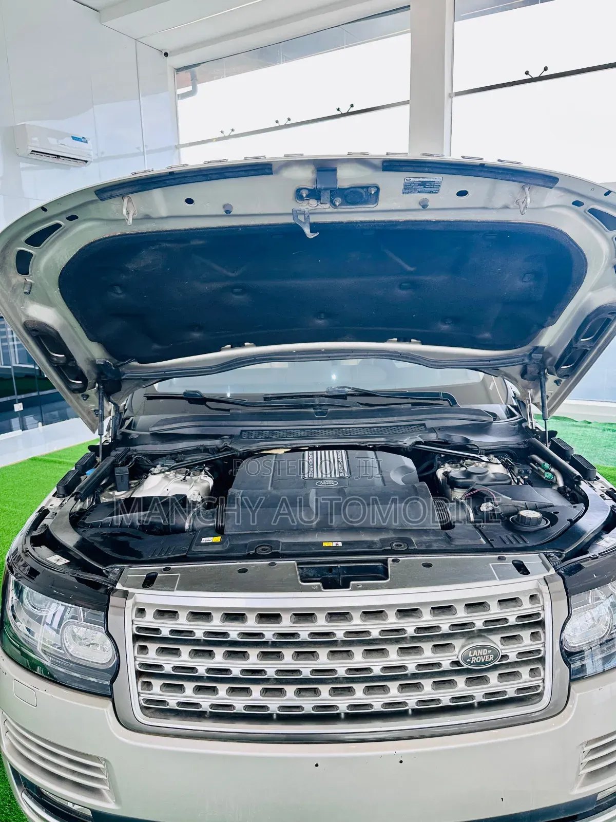 Land Rover Range Rover 3.0L Supercharged 2016 Gold