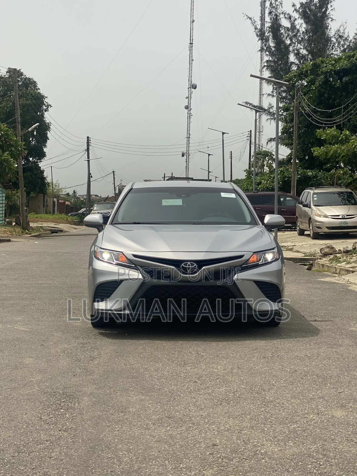 Toyota Camry SE (2.5L 4cyl 8A) 2019 Silver