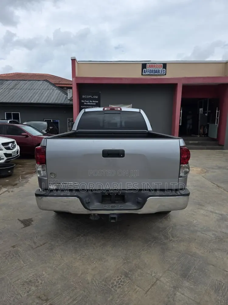 Toyota Tundra 2013 Silver