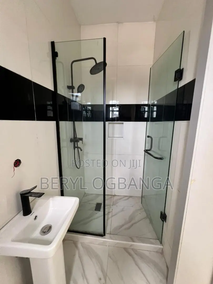 2bdrm Apartment in Ikate for sale