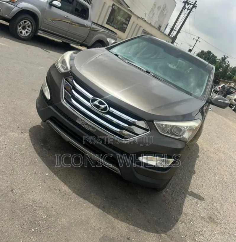 Hyundai Santa Fe 2013 Brown
