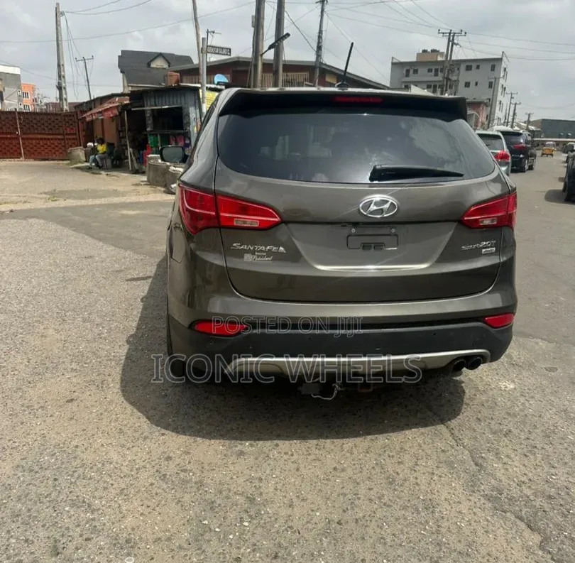 Hyundai Santa Fe 2013 Brown