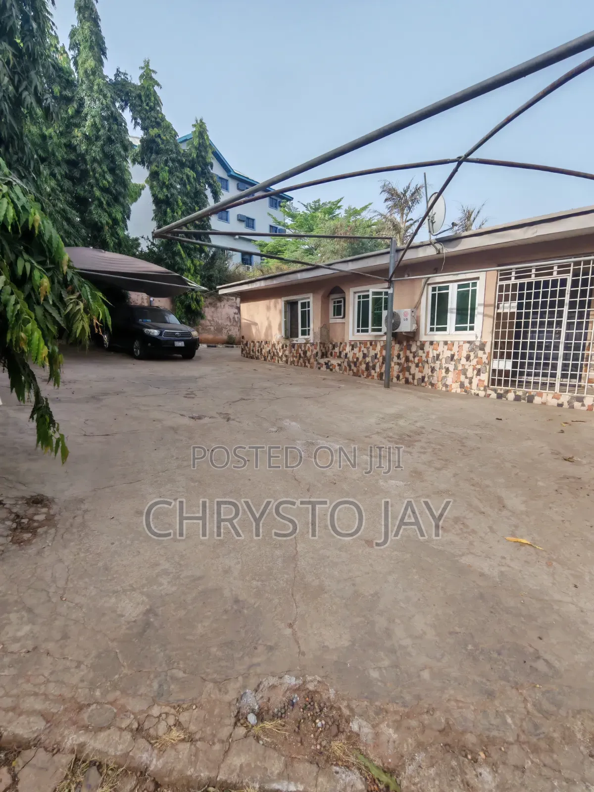 3bdrm Bungalow in Zone 6 / Wuse for sale