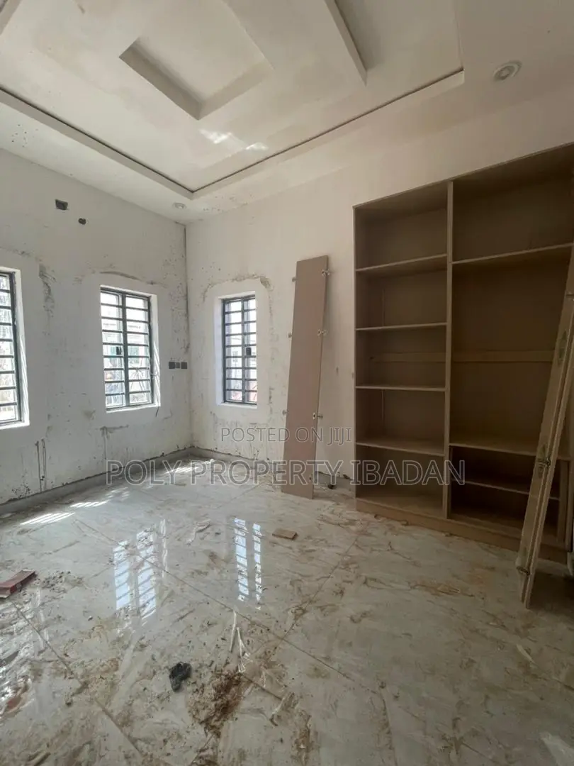 2bdrm Apartment in Kolapo Ishola Gra, Ibadan for rent