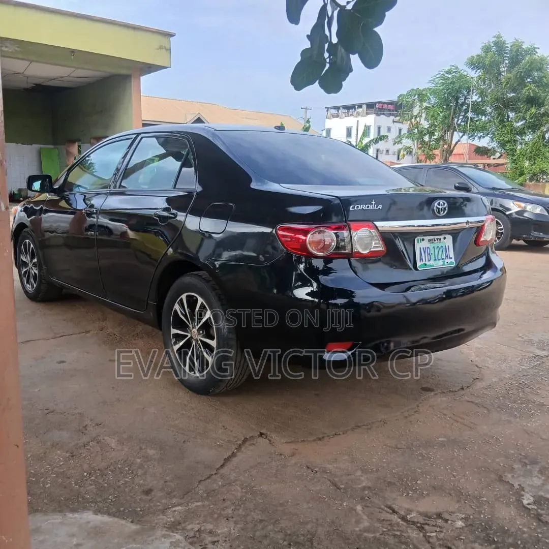 Toyota Corolla L 4dr Sedan (1.8L 4cyl 5M) 2012 Black